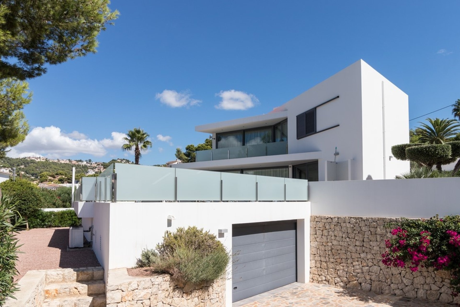 Villa de nueva construcción con vistas al mar en venta en Moraira España