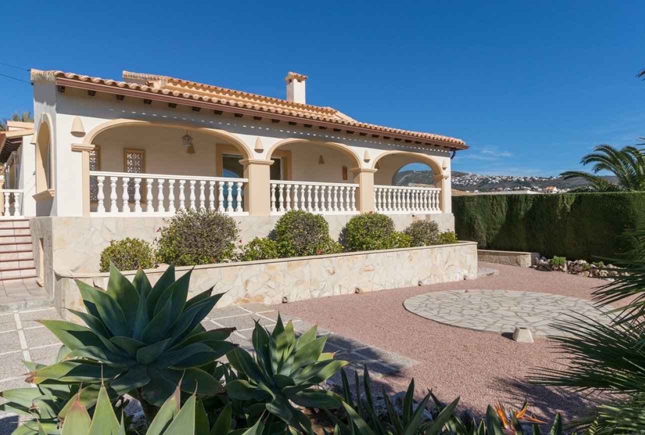 Villa de qualité vue mer à vendre à côté de Moraira