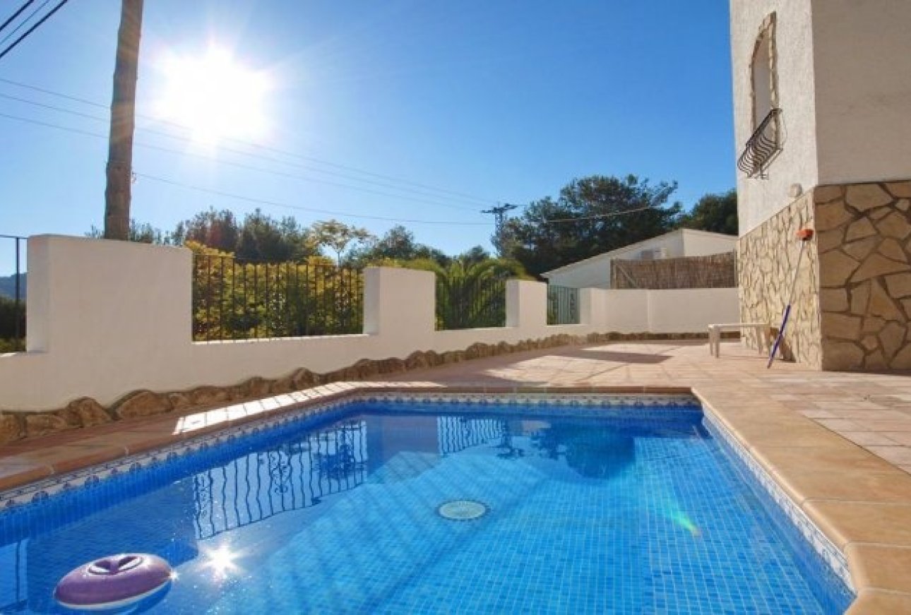 Villa in El Portet, Pool und Terrasse 