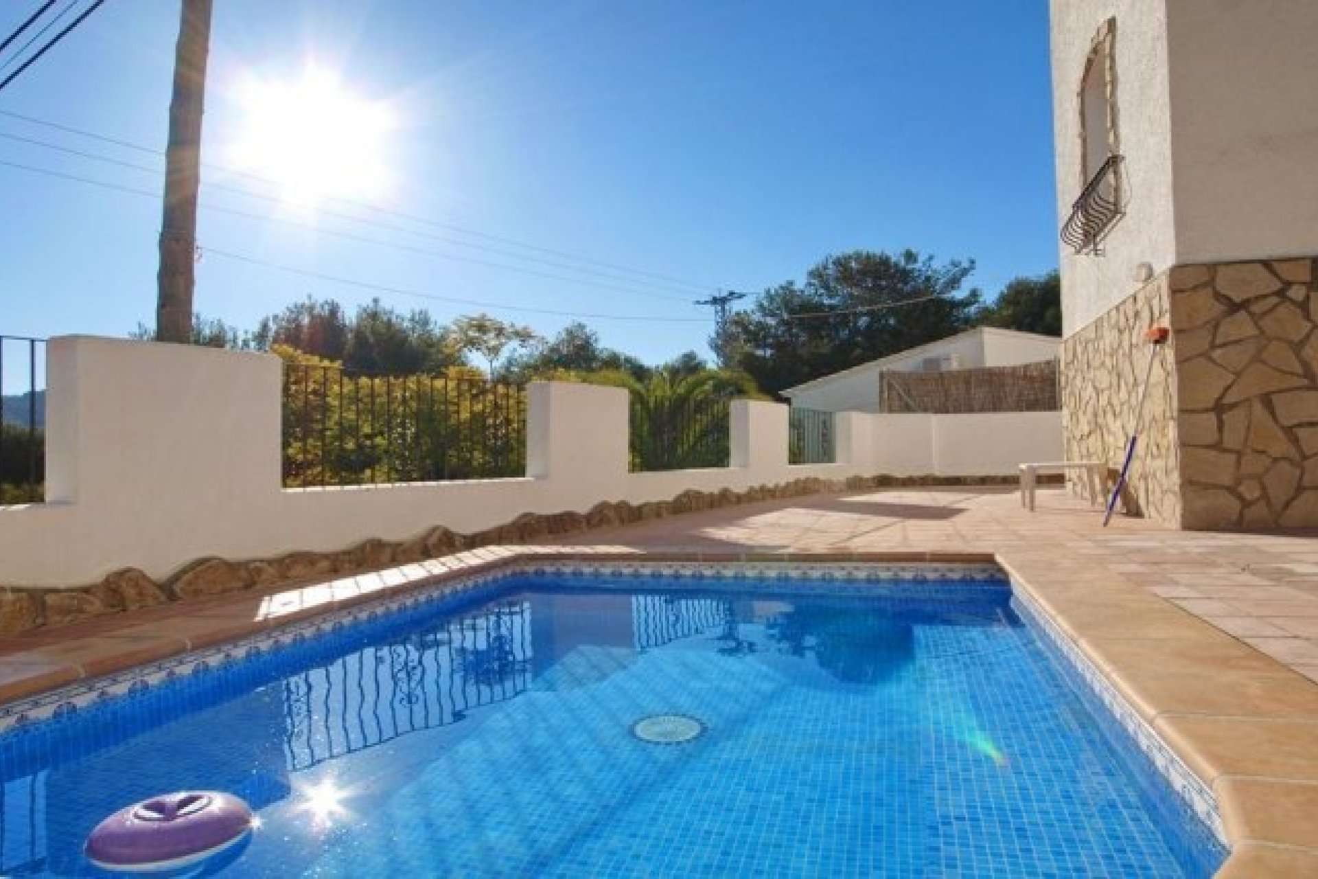 Villa in El Portet, zwembad en een terras 