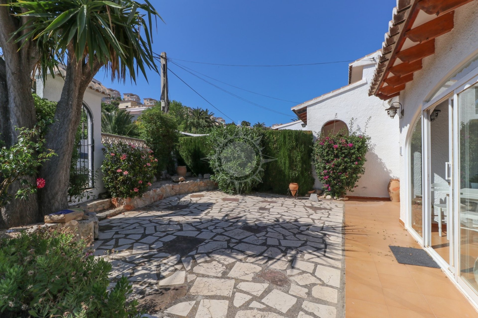 Villa mit kleinen privaten Gärten zum Verkauf in Moraira