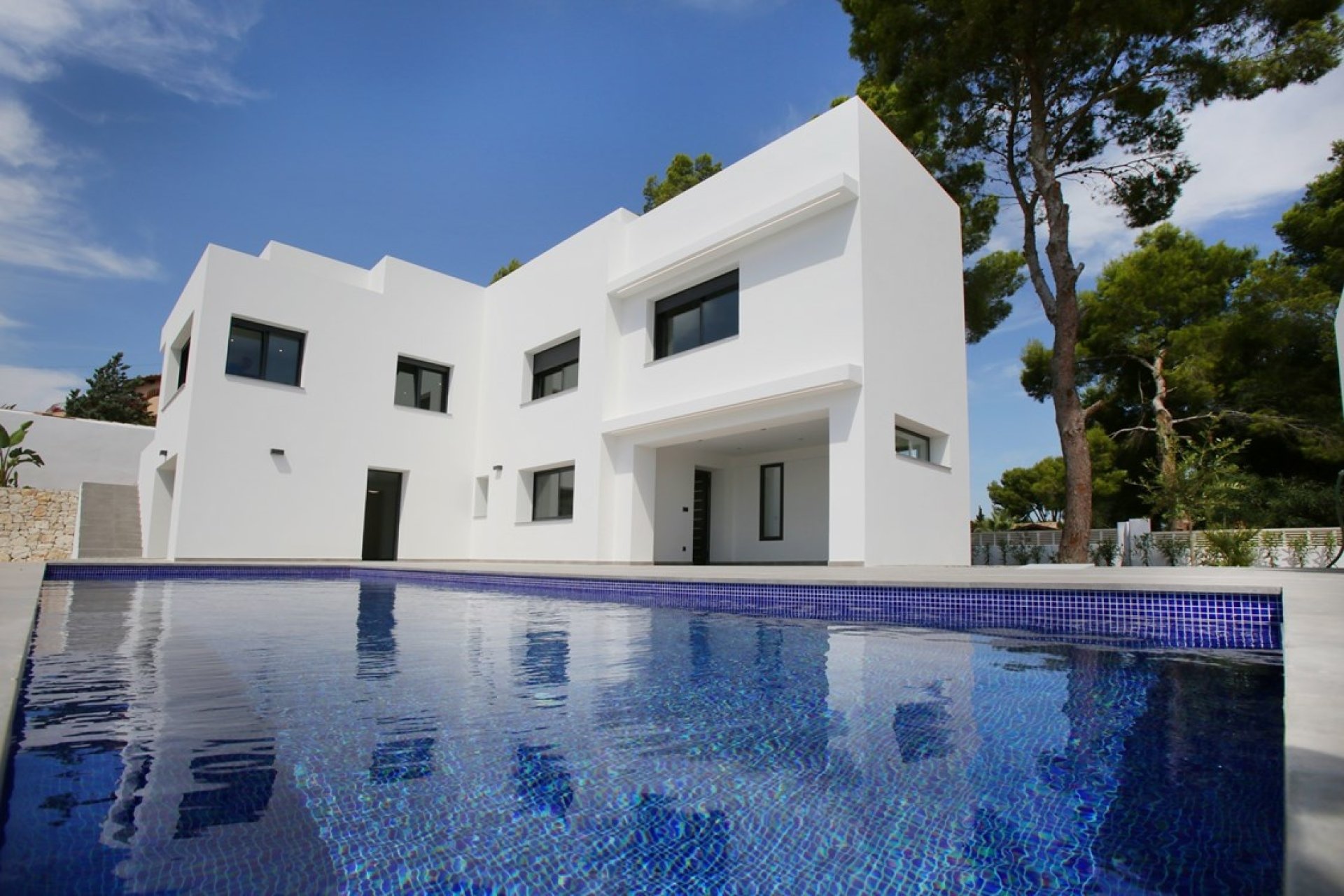 Villa neuve à vendre près du centre de Moraira