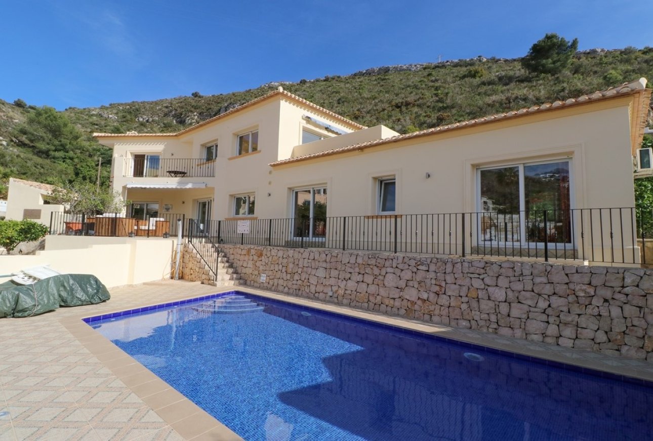 Villa te koop in Moraira Costa Blanca Spanje