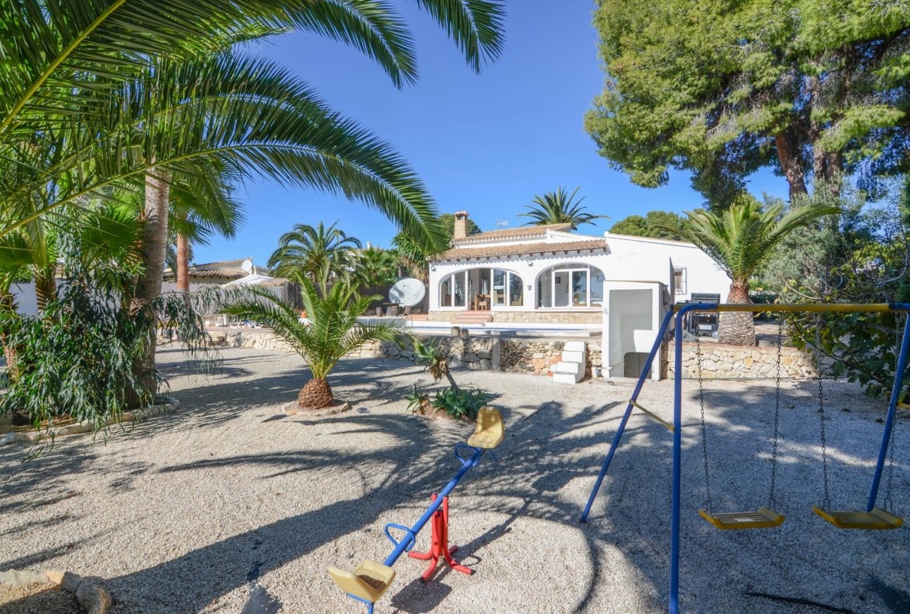 Villa te koop in Moraira naast Tabaira
