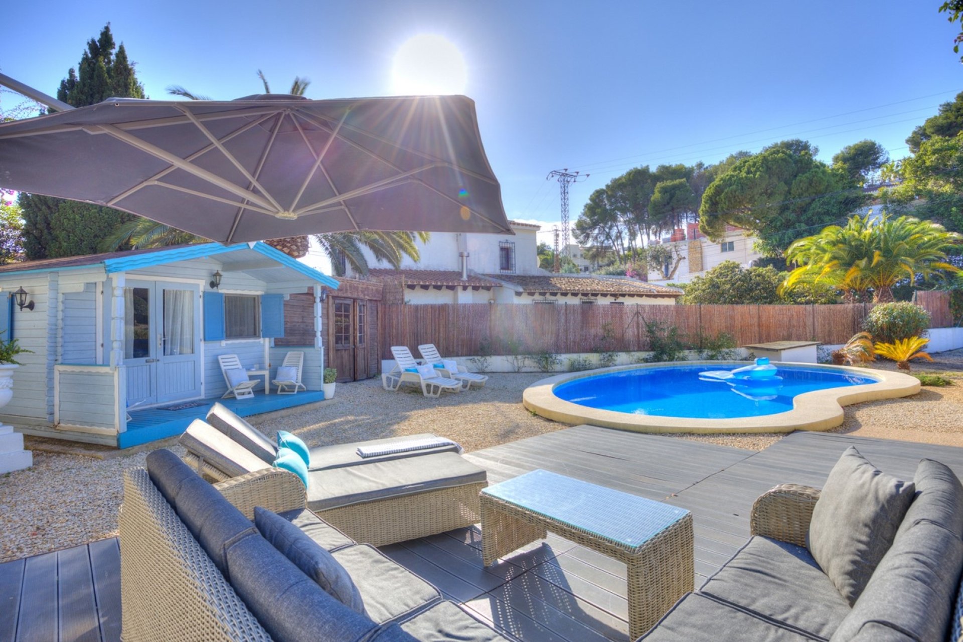 Villa te koop naast het strand van El Portet in Moraira