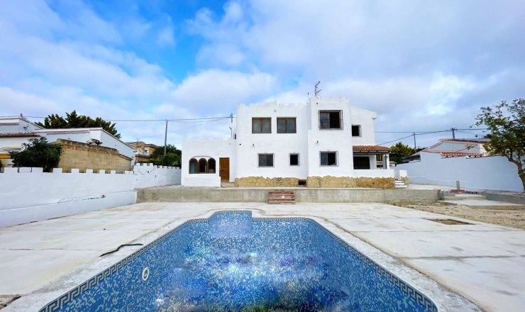 Villa - Verkoop - Calpe - Los Almendros