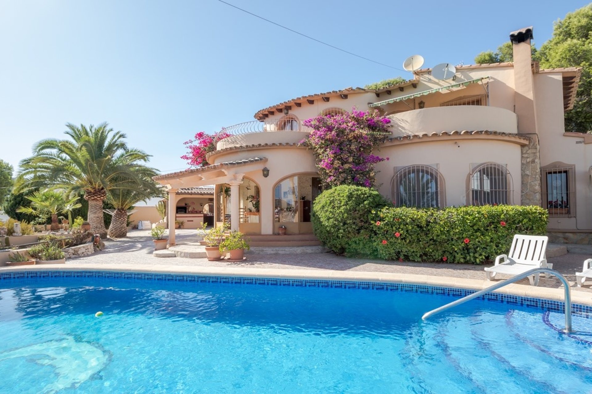 Villa with sea views for sale in Sabatera Moraira