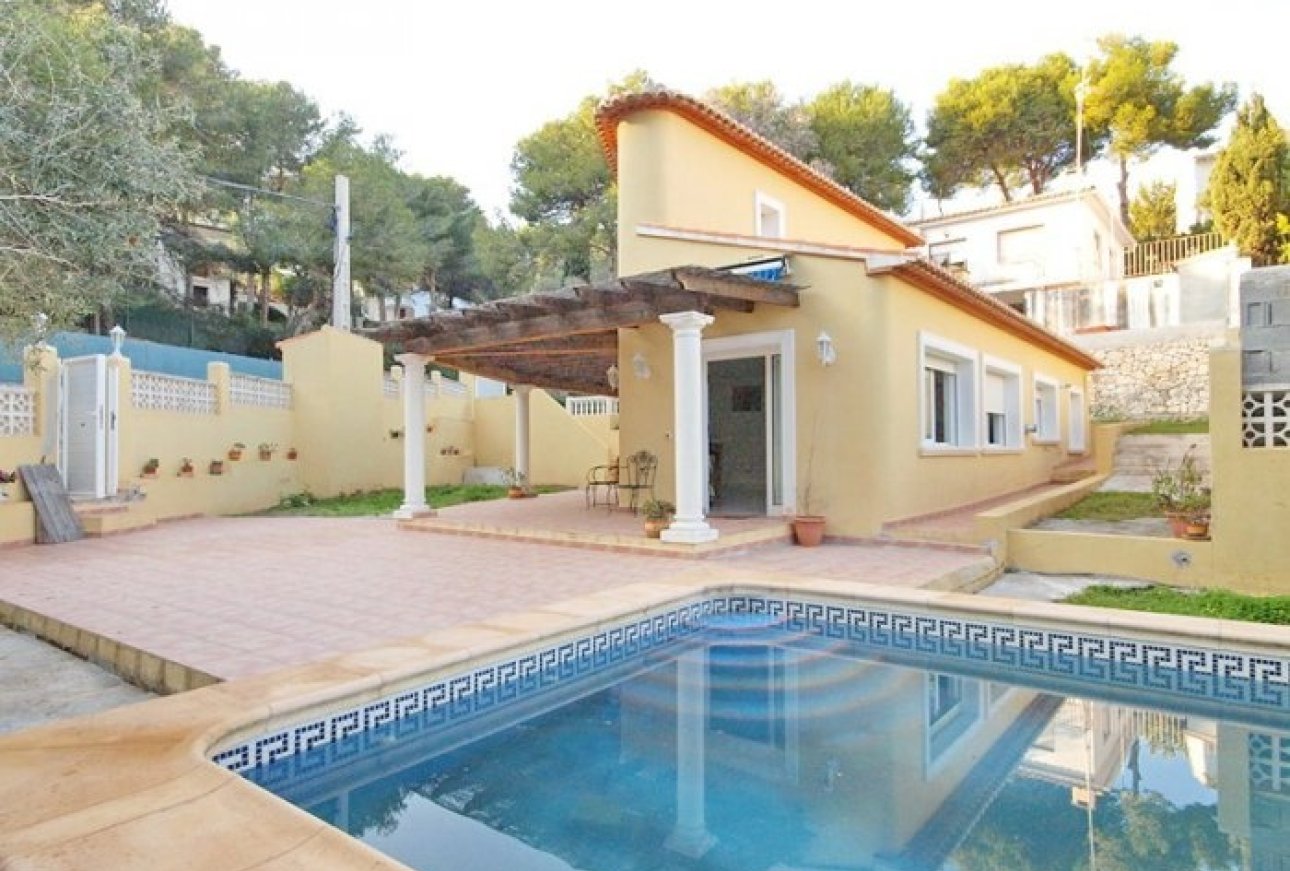 Villa zum Verkauf in der Nähe des Strandes in El Portet , Moraira