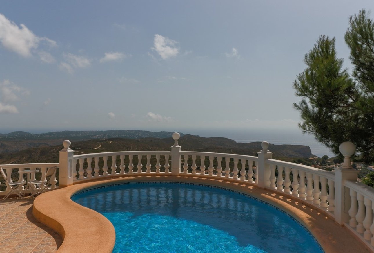 Villen zum Verkauf in Cumbre del Sol Costa Blanca