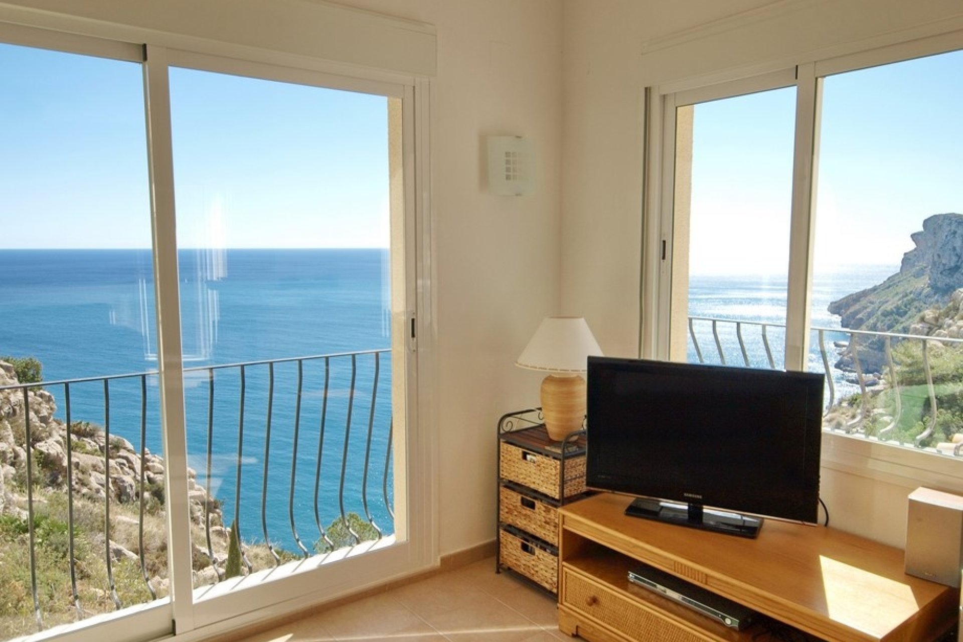Vista desde la sala de estar establecimiento de primera línea de Benitachell