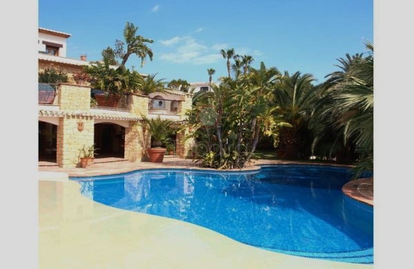 Um die Costa Blanca zu genießen, haben wir exklusive Villen in Sabatera-Moraira