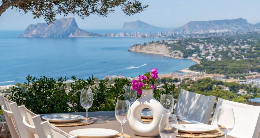 Looking for luxury properties for sale in Moraira? Tabaira Real Estate is your best choice
