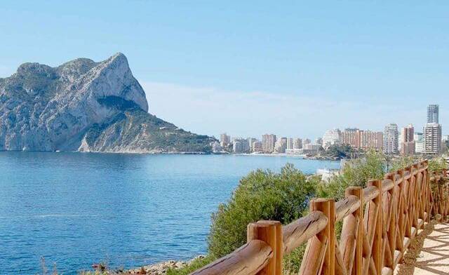 Las mejores zonas para comprar una villa en Moraira: guía de un agente inmobiliario local