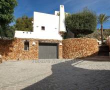 Villa in El Portet Costa Blanca Granitstein Parkplatz