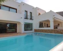 Villa in El Portet Moraira Blick über den Pool 