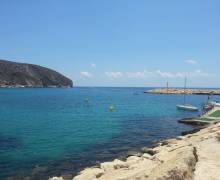 Blick über die Bucht von El Portet Spanien 