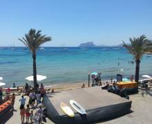 Der Strand von El Portet Spanien