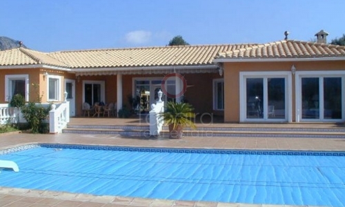 Comprar un Chalet de Lujo en Jalón, Costa Blanca Norte.