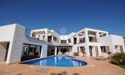 Buy a luxury house in Moraira, Costa Blanca