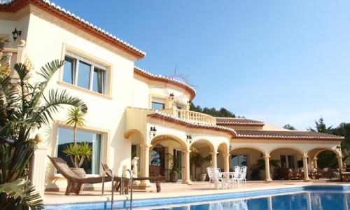 ​Kaufen Sie sich eine Luxus-Villa in Denia, Costa Blanca.