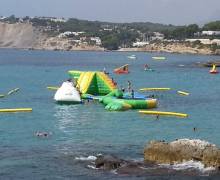 Wassersportaktivitäten am Strand von Moraira