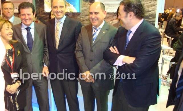 Francisco Camps visita el stand de Teulada-Moraira en FITUR