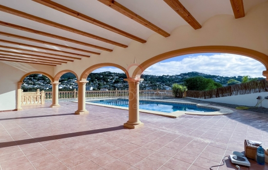 Looking for a house on the Costa Blanca? This villa for sale in Moraira meets all your expectations