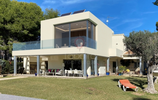 TOP 5 Villas for sale in La Cometa Moraira: Enjoy a luxurious lifestyle in the Spanish Mediterranean