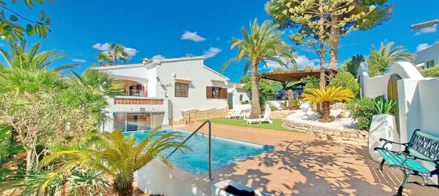 Villa in Moraira - view 1
