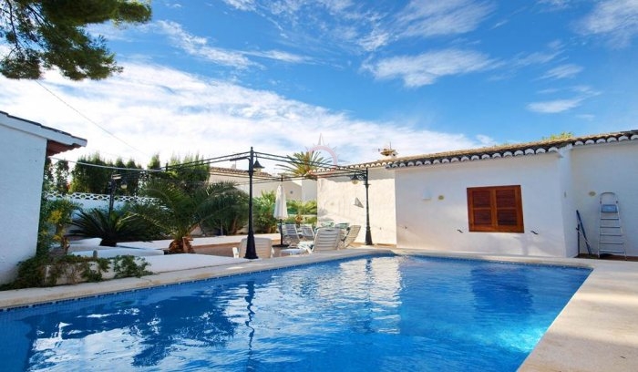Villa zum Verkauf in El Portet Moraira l Costa Blanca Immobilien