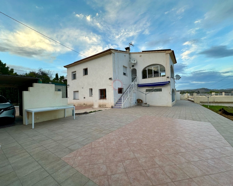 Villa - Sale - Calpe - Estación