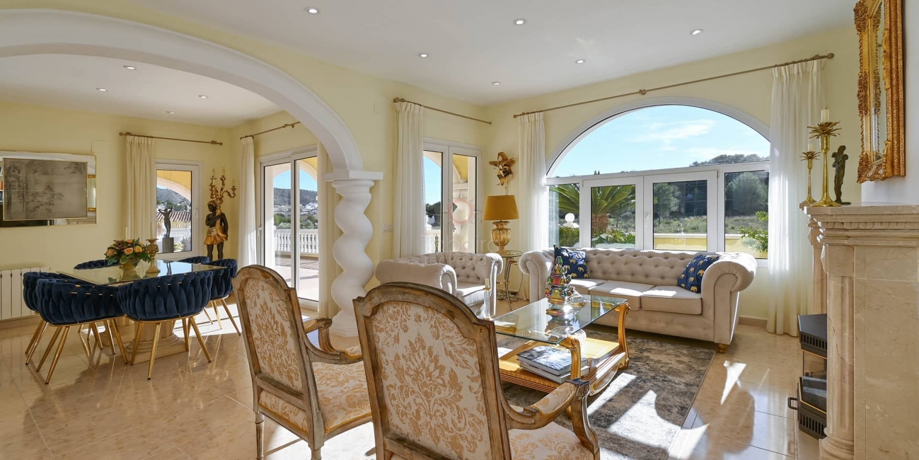 Lyxvilla till salu i Moraira - Steg från stranden och staden