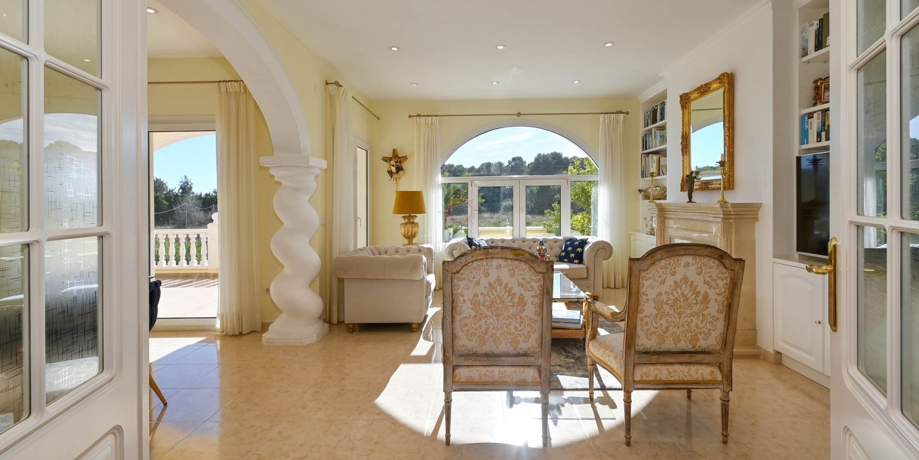 Lyxvilla till salu i Moraira - Steg från stranden och staden