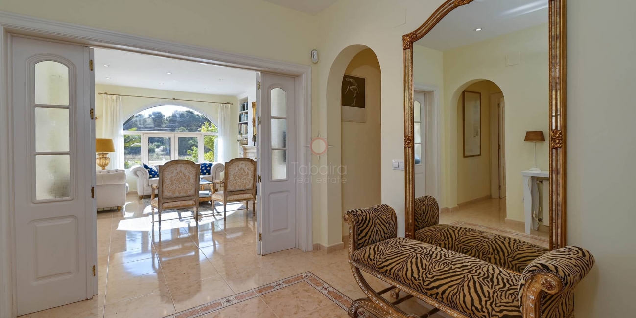 Lyxvilla till salu i Moraira - Steg från stranden och staden