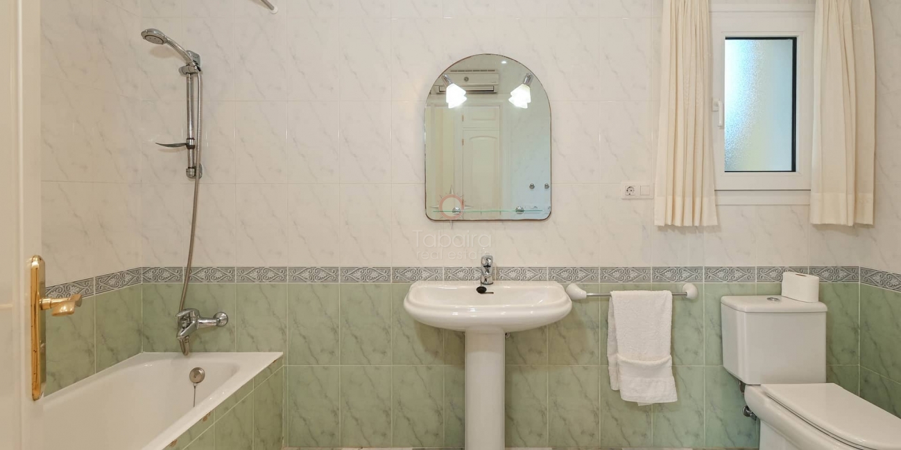 Lyxvilla till salu i Moraira - Steg från stranden och staden