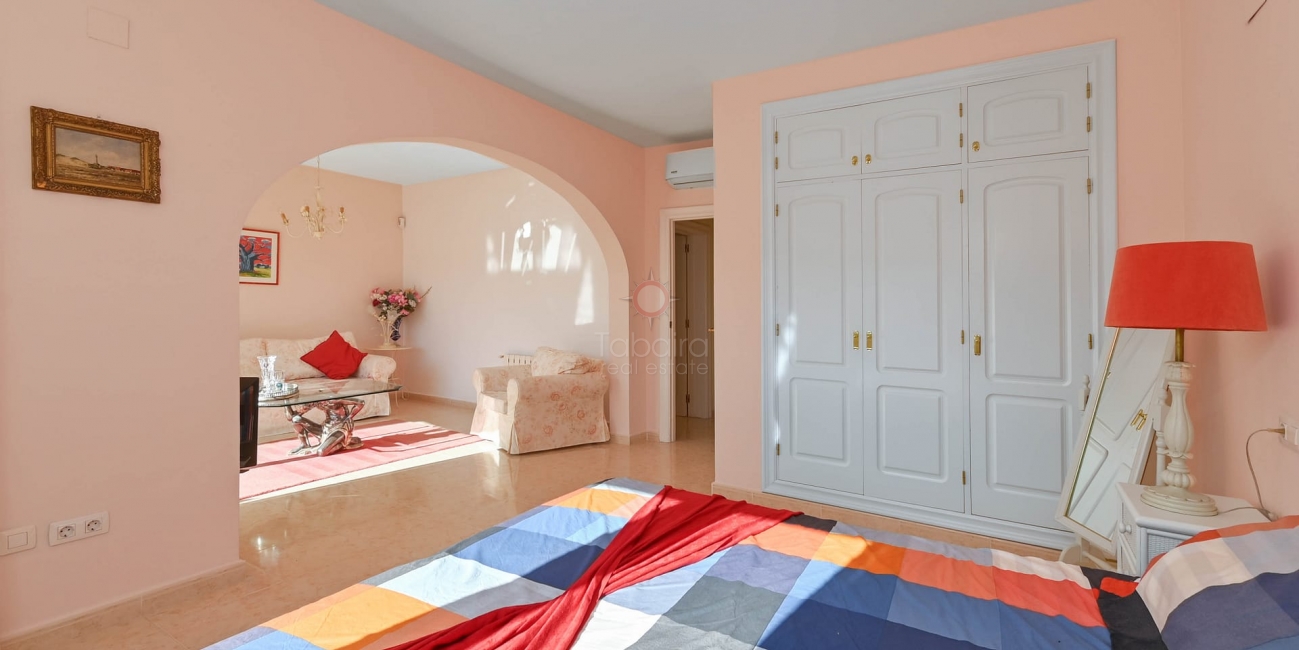 Lyxvilla till salu i Moraira - Steg från stranden och staden