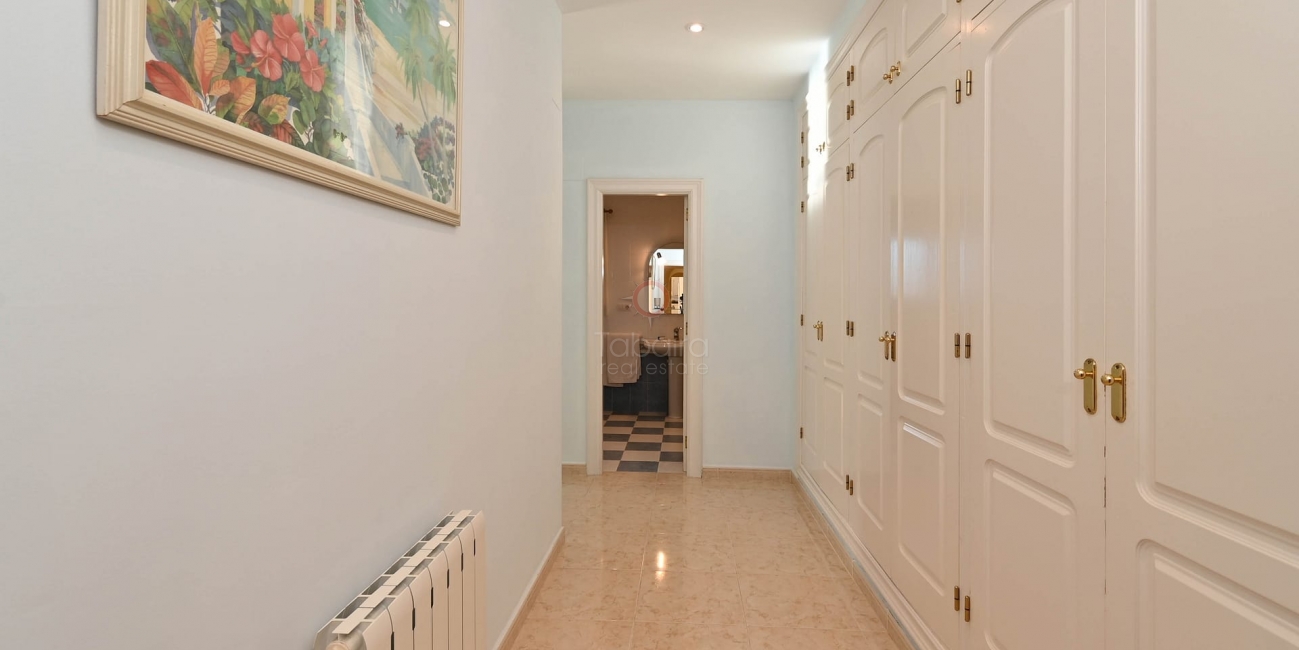 Lyxvilla till salu i Moraira - Steg från stranden och staden