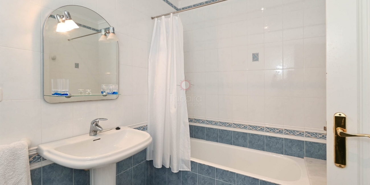 Lyxvilla till salu i Moraira - Steg från stranden och staden