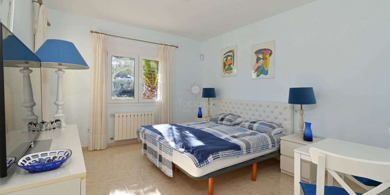 Lyxvilla till salu i Moraira - Steg från stranden och staden