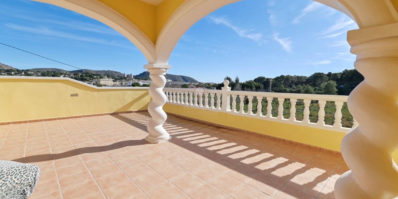 Lyxvilla till salu i Moraira - Steg från stranden och staden