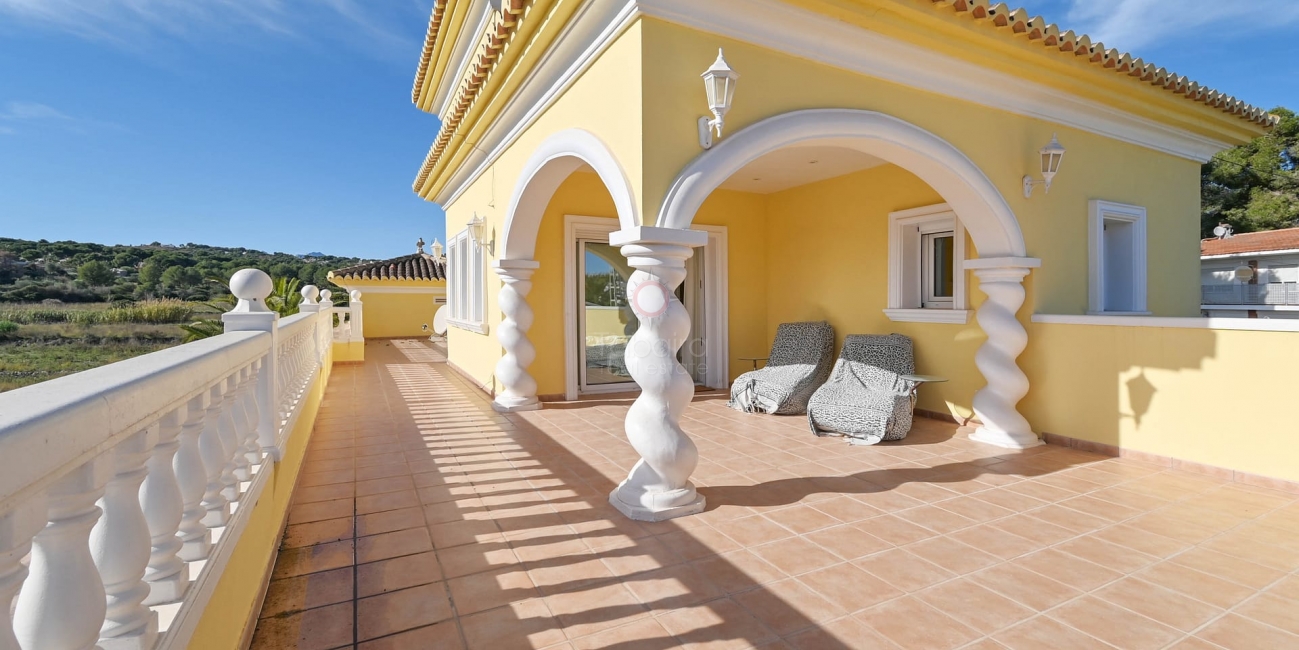 Lyxvilla till salu i Moraira - Steg från stranden och staden