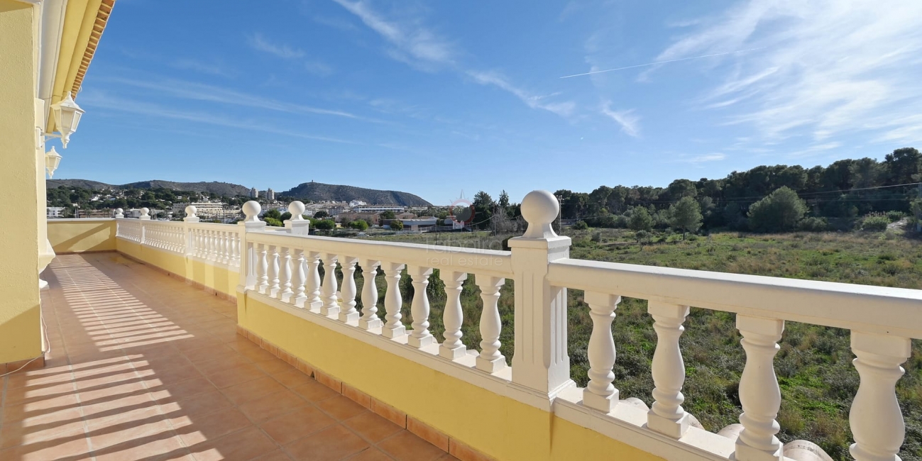 Lyxvilla till salu i Moraira - Steg från stranden och staden