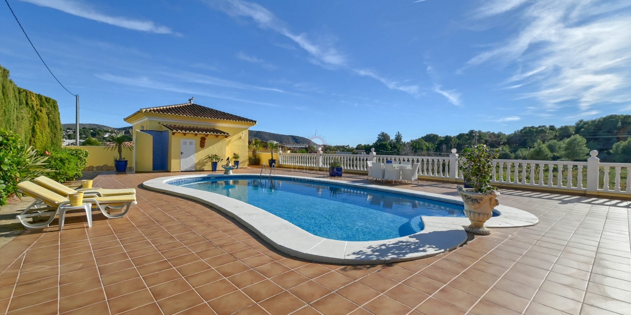 Lyxvilla till salu i Moraira - Steg från stranden och staden