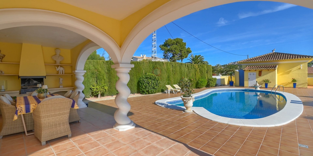 Lyxvilla till salu i Moraira - Steg från stranden och staden