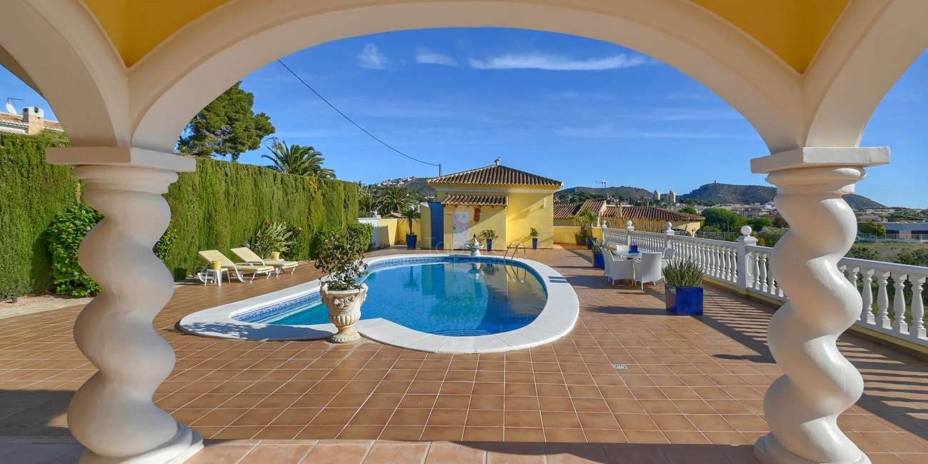 Lyxvilla till salu i Moraira - Steg från stranden och staden