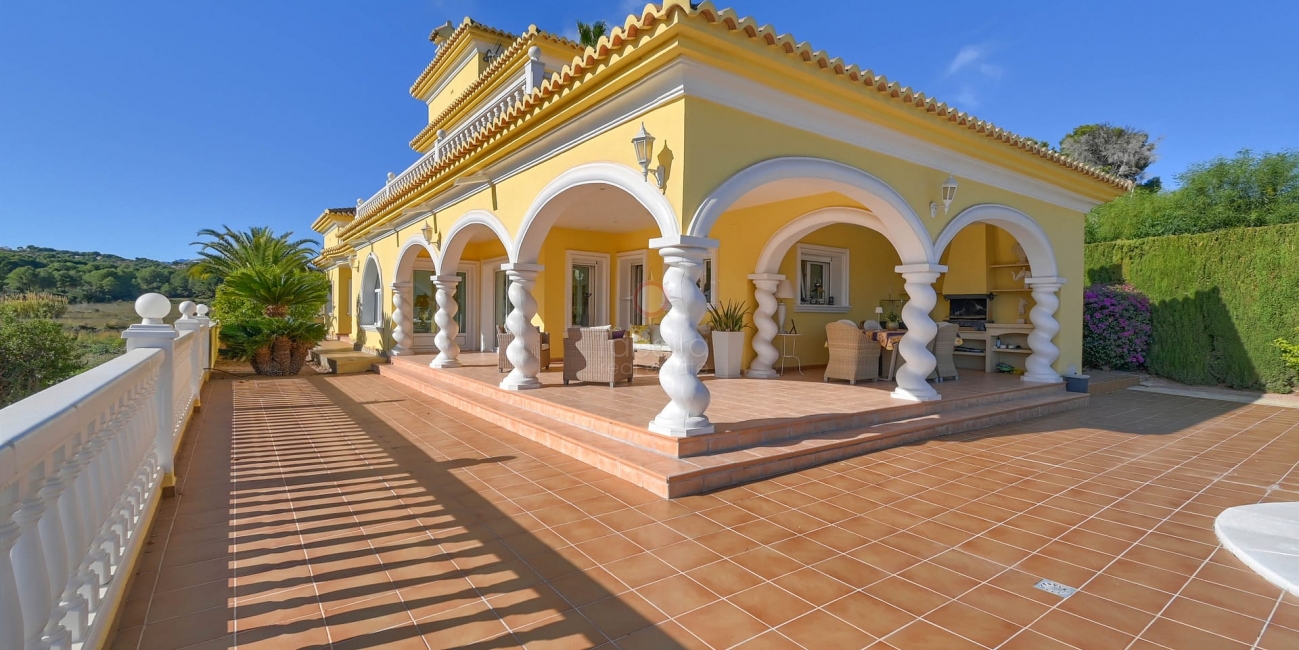 Lyxvilla till salu i Moraira - Steg från stranden och staden