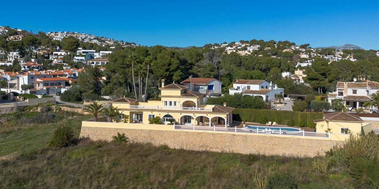 Lyxvilla till salu i Moraira - Steg från stranden och staden