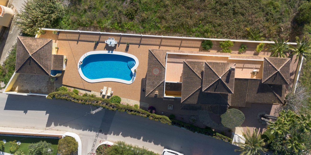 Lyxvilla till salu i Moraira - Steg från stranden och staden