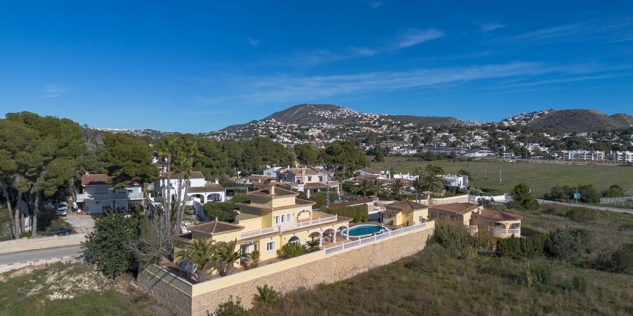 Lyxvilla till salu i Moraira - Steg från stranden och staden