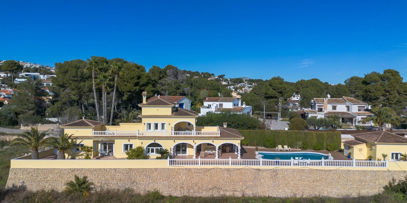 Lyxvilla till salu i Moraira - Steg från stranden och staden